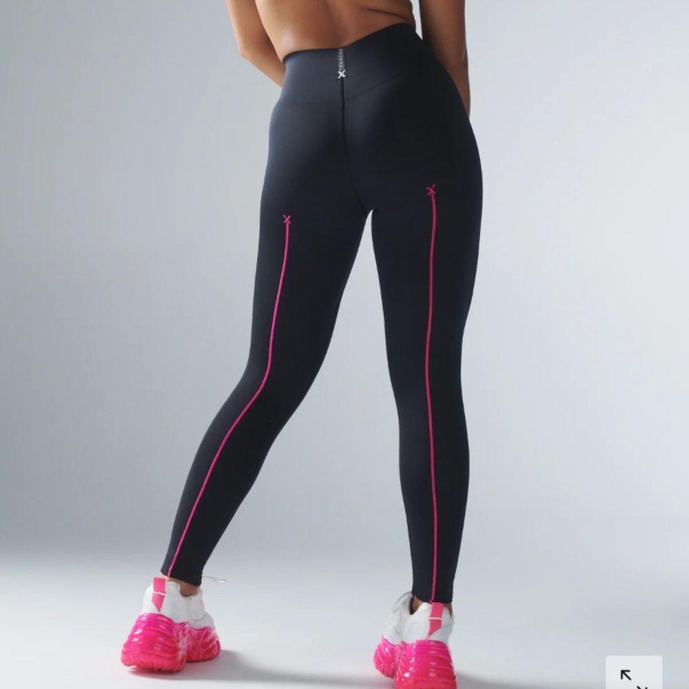Hotline High-Waist Legging M, Unworn with tags 2 for $40